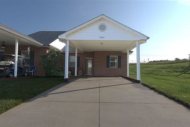 Photo of 6301 Pansy Trl, Denver, NC