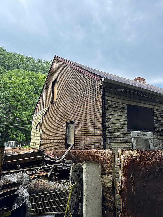Photo of 3242 Spring Garden Rd, Pittsburgh, PA