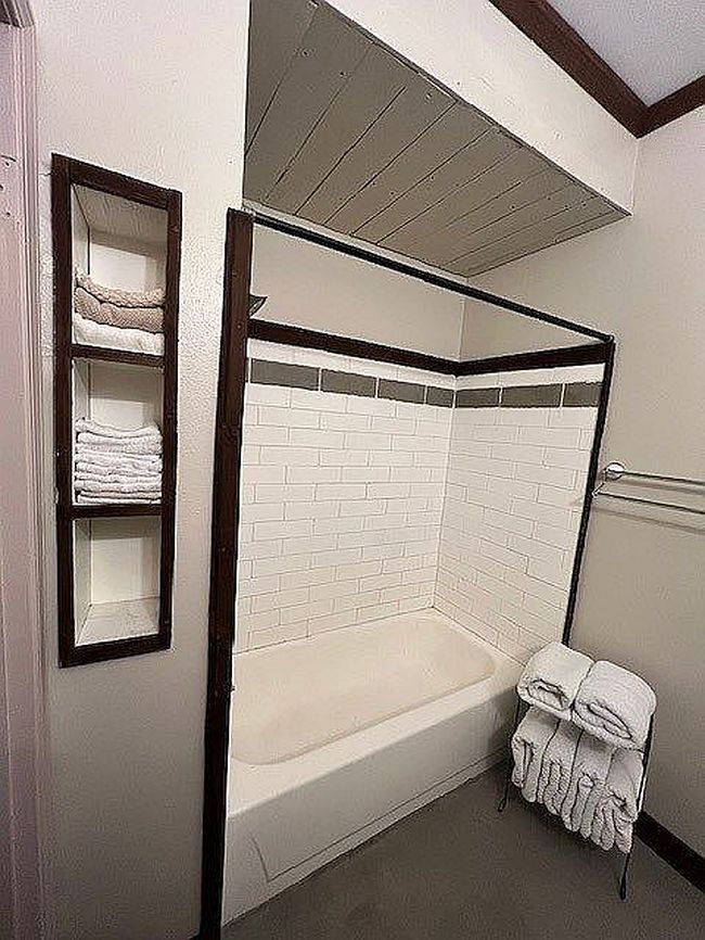 Additional photo 1 of property located at 2338 Magazine St Apt 9