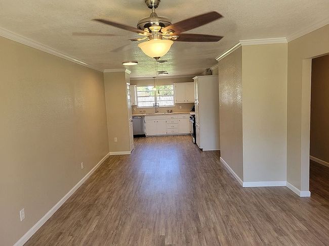 Additional photo 3 of property located at 4824 Sw 57th Ave