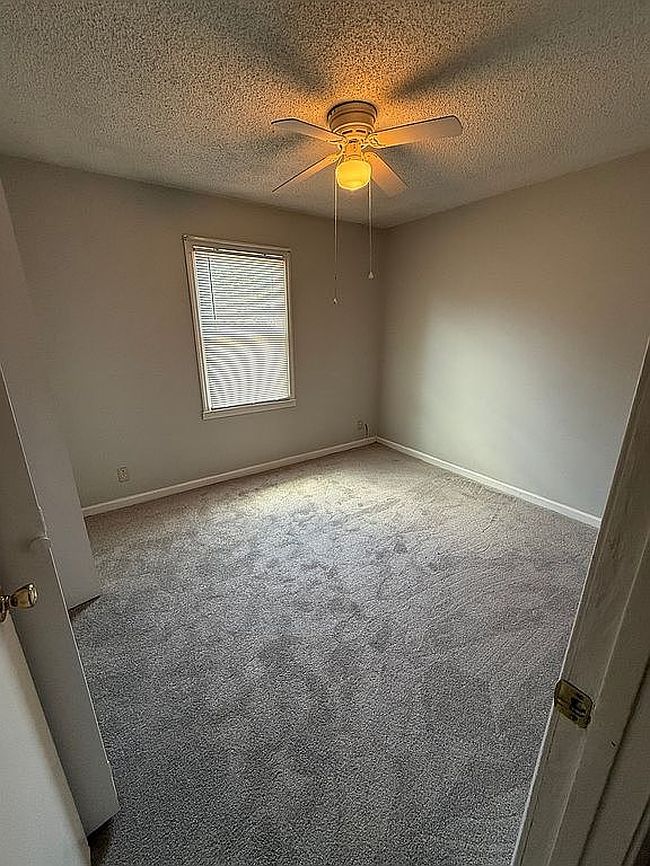 Additional photo 1 of property located at 301 Cedarcreek Dr