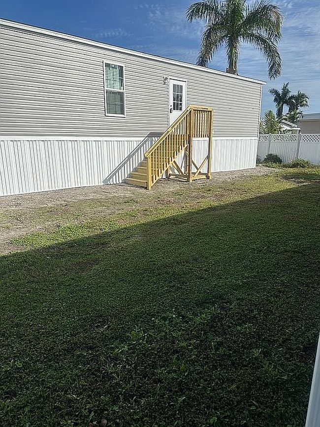 Photo of 11261 Bombay Ln, Fort Myers, FL