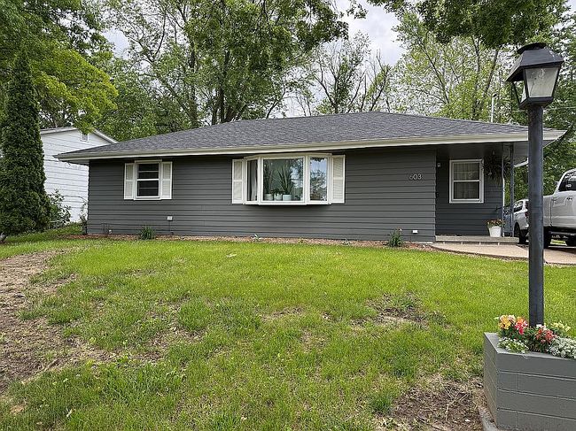 Image of 603 E Diehl Ave