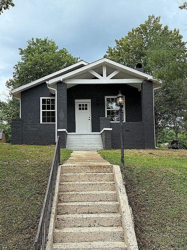 Photo of 1122 Ohio Ave, Etowah, TN