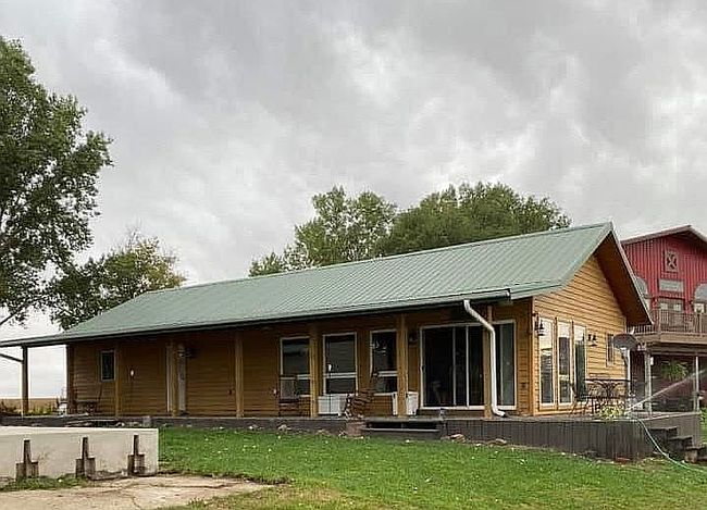 Image of 4875 Lake Shore Dr