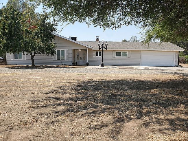 6671 N Mccall Ave, Clovis, CA