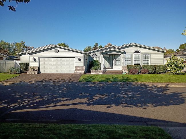 Photo of 2462 Northampton