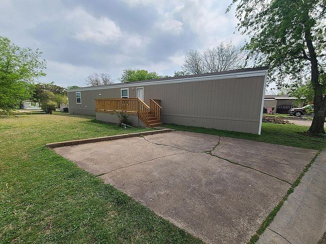 2601 Robinson Dr Trailer 49, Waco, TX