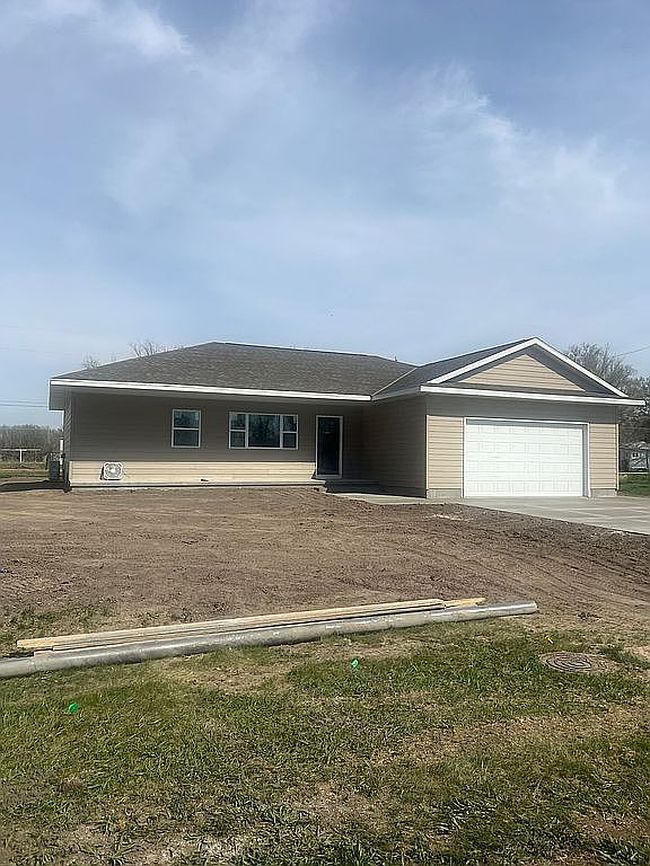 Preview of property located at 912 B St
