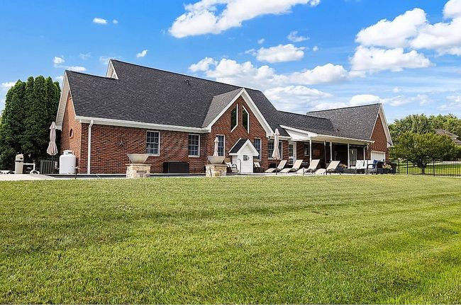 Photo of 5742 Hillside Cir, Georgetown, IN
