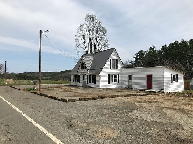 Image of 324 Riverside Dr