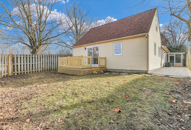 Image of 1001 S Mattis Ave
