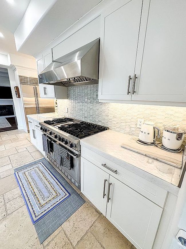 Image of 1835 Pandora Ave Unit 402