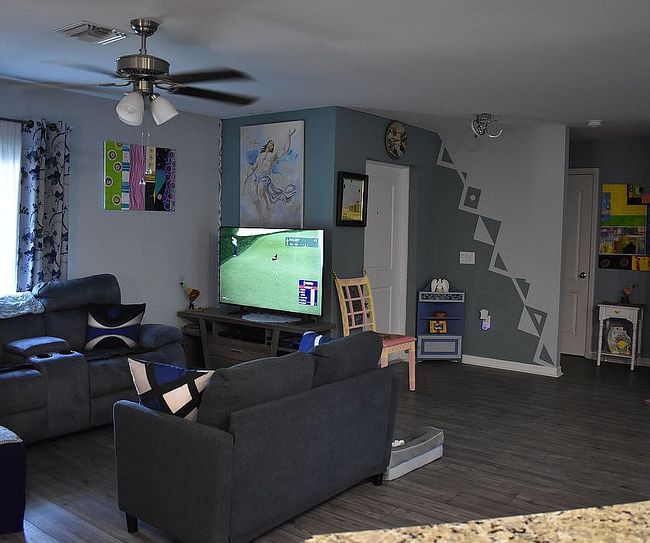 Additional photo 1 of property located at 845 Lochman Dr