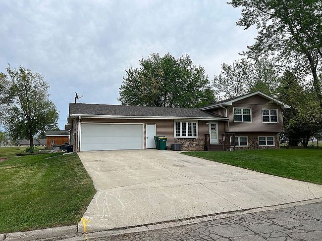 Image of 102 Maplewood Dr