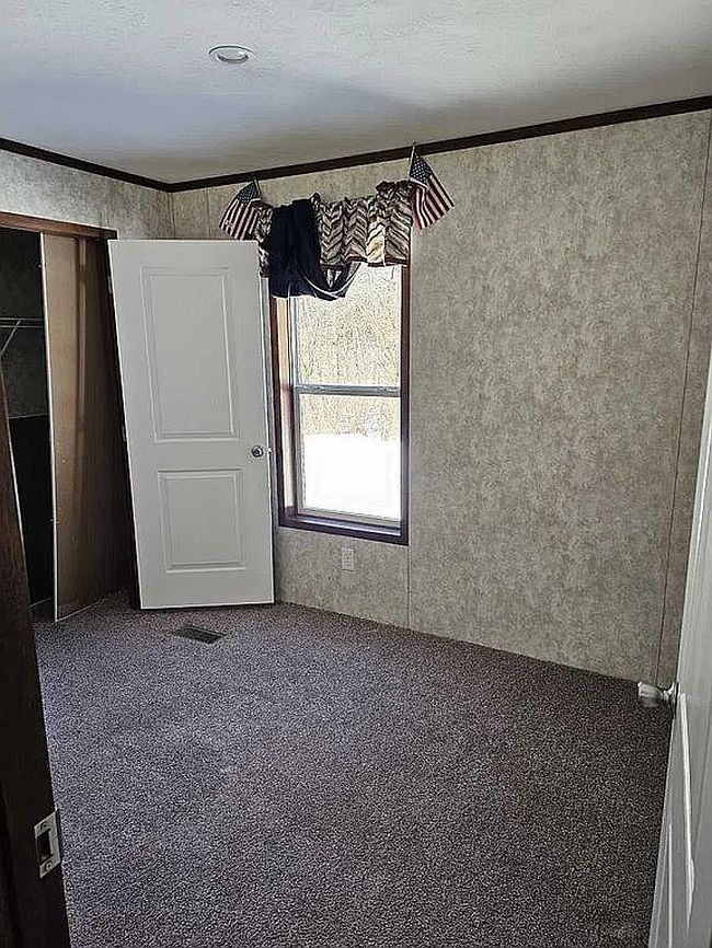 Image of 12 Finch Ln
