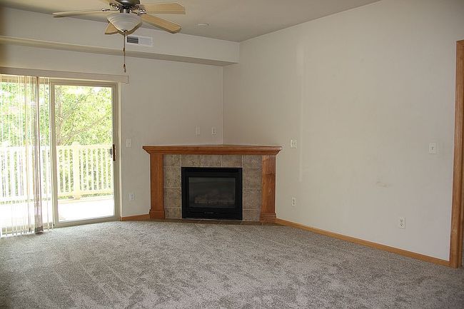 Photo of 470 N 1st Ave Apt 204, Iowa City, IA