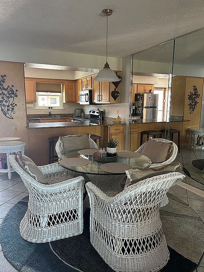 Image of 210 Grand Island Blvd