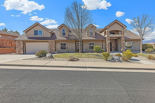 222 S Valley View Dr, Hurricane, UT