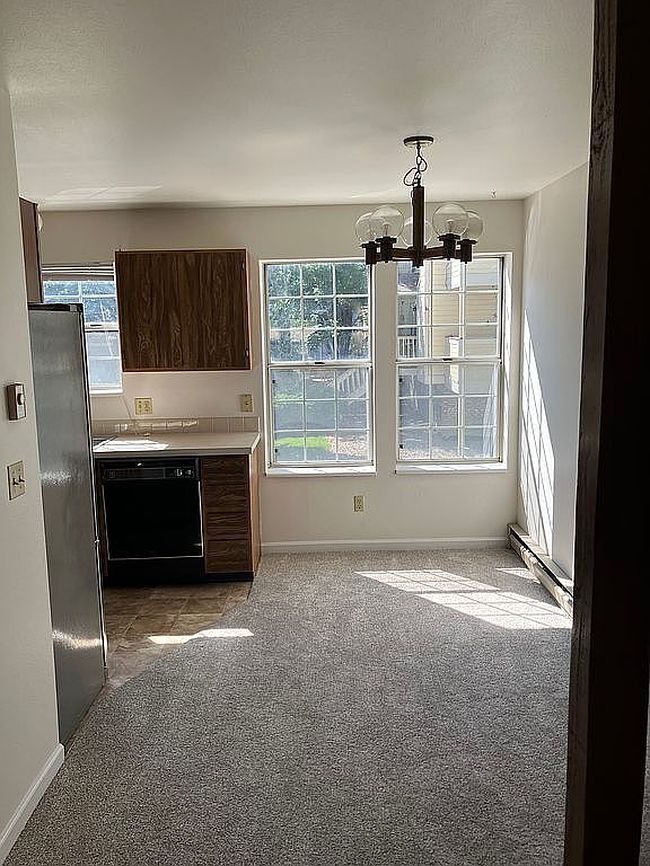 Additional photo 2 of property located at 3200 Azalea Dr Apt M1