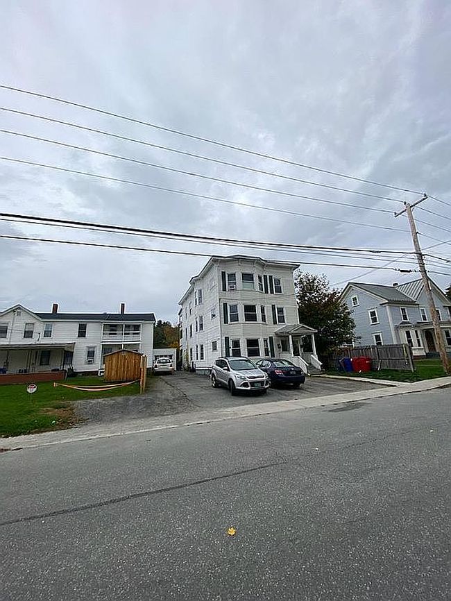 Photo of 389 Summer St, Saint Johnsbury, VT
