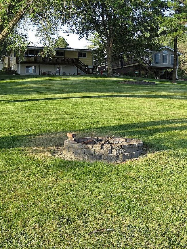 Photo of 146 Scenic Dr, Montezuma, IA