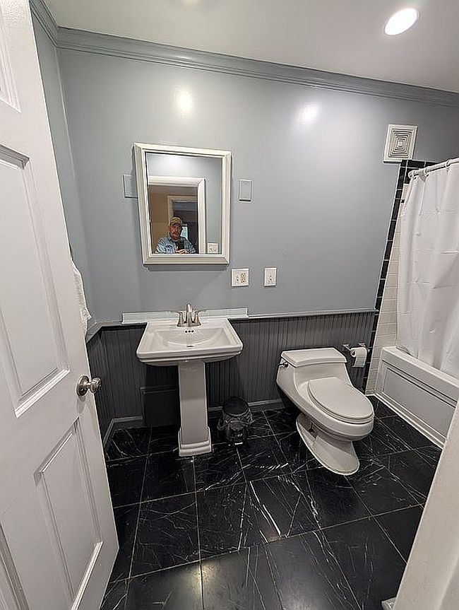 Photo of 1935 Gardiner Ln Apt E79, Louisville, KY