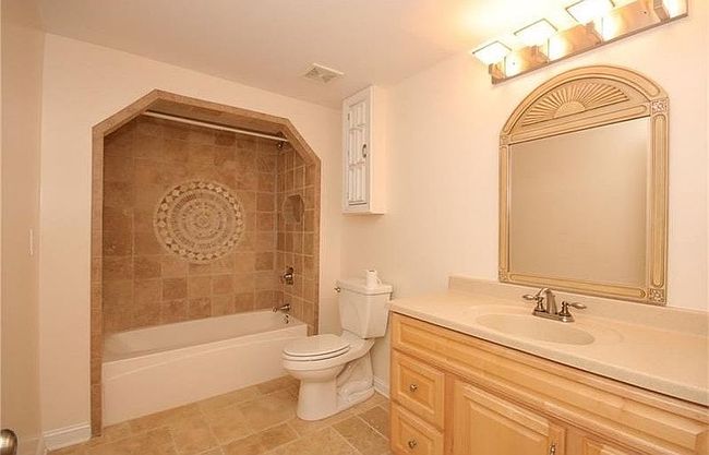 Photo of 6028 Queens River Dr, Mableton, GA