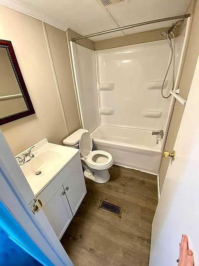Preview of property located at 42 Oaktree Ln