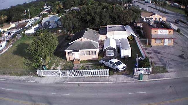 2221 Nw 95th St, Miami, FL