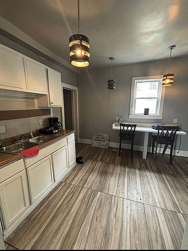 Photo of 2253 E 74th St, Cleveland, OH