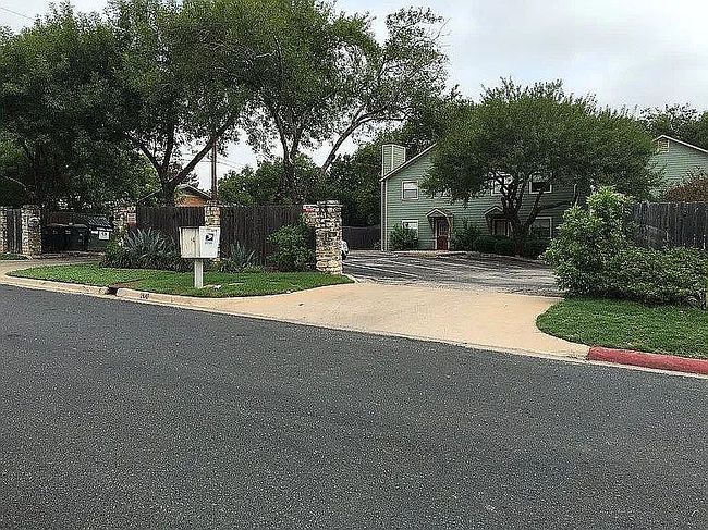 900 Taulbee Ln, Austin, TX