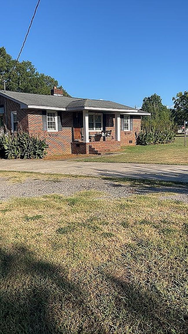 Photo of 330 Fairfield St, Calhoun Falls, SC