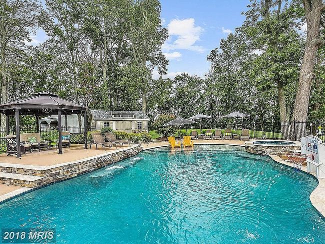 Image of 970 Oak Tree Rd