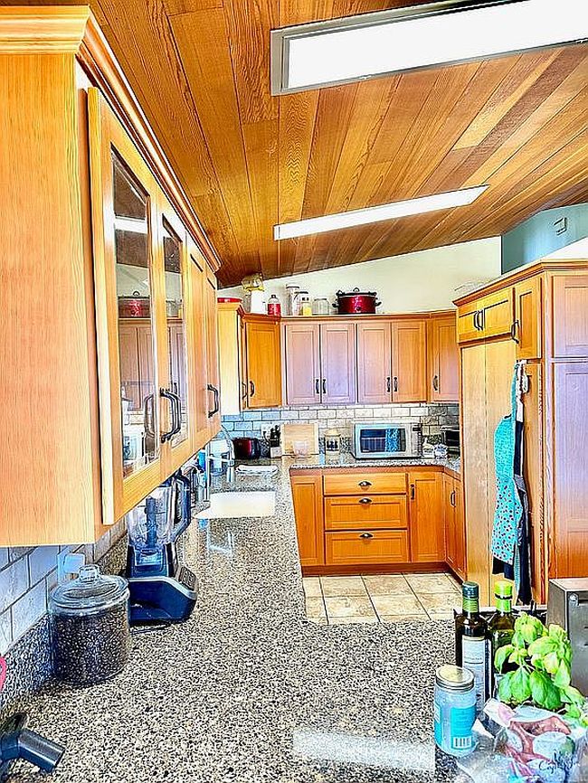 Additional photo 1 of property located at 1011 Vista Way