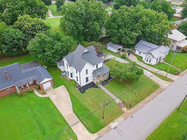Photo of 206 W Main St, Greenfield, TN
