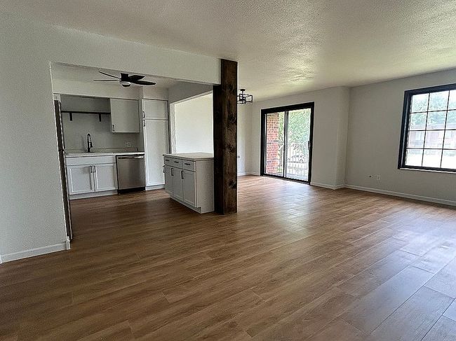 Additional photo 2 of property located at 5711 Golden Ct Ne Apt 44