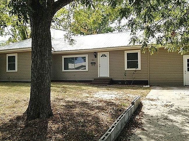 Photo of 906 John Paul Jones Ave, Leesville, LA