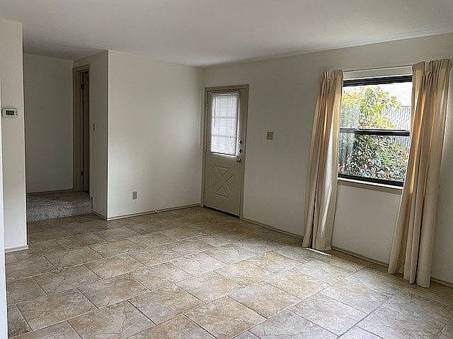 Image of 900 Taulbee Ln
