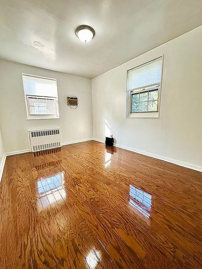 Photo of 69-10B 215th St #B, Oakland Gardens, NY