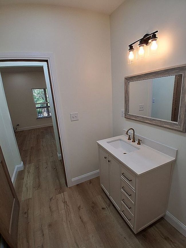 Image of 1507 W County Road 500 N