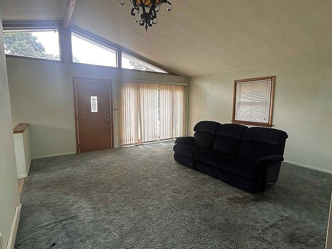 Photo of 2863 Burnside St, Akron, OH