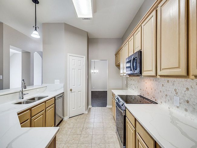 Additional photo 3 of property located at 12326 Hart Clf