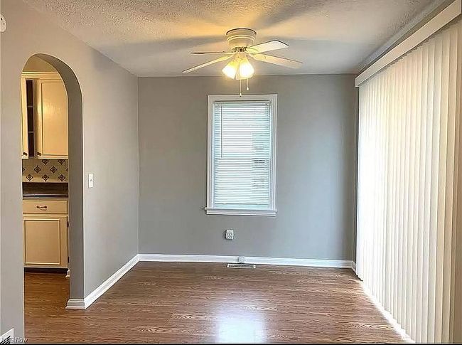 Photo of 325 Lincoln Ave, Louisville, OH
