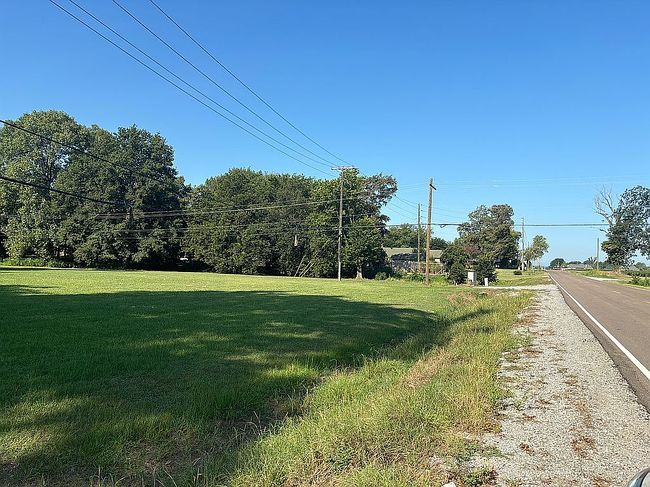 Photo of 1411 Memorial Dr, Cleveland, MS