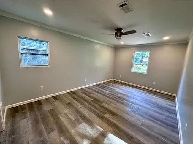 Image of 2422 Scott Rd