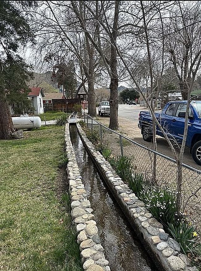 Photo of 40 Sirretta St, Kernville, CA