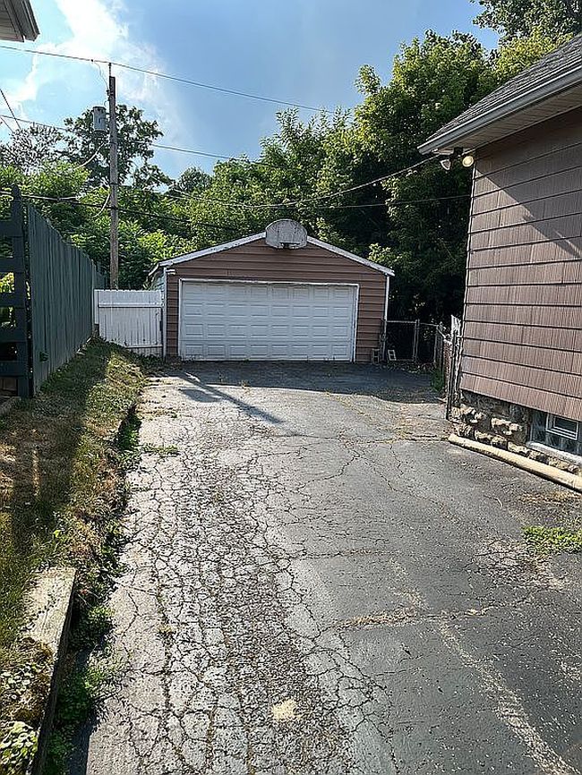 Photo of 37 Glenora Dr, Rochester, NY
