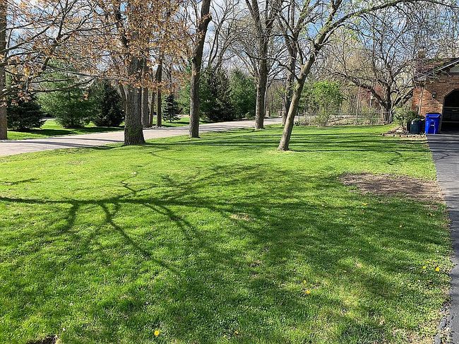 Photo of 1740 Illini Dr, Decatur, IL