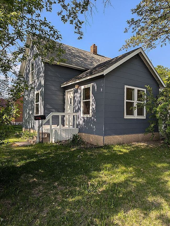Photo of 624 Tindolph Ave S, Thief River Falls, MN